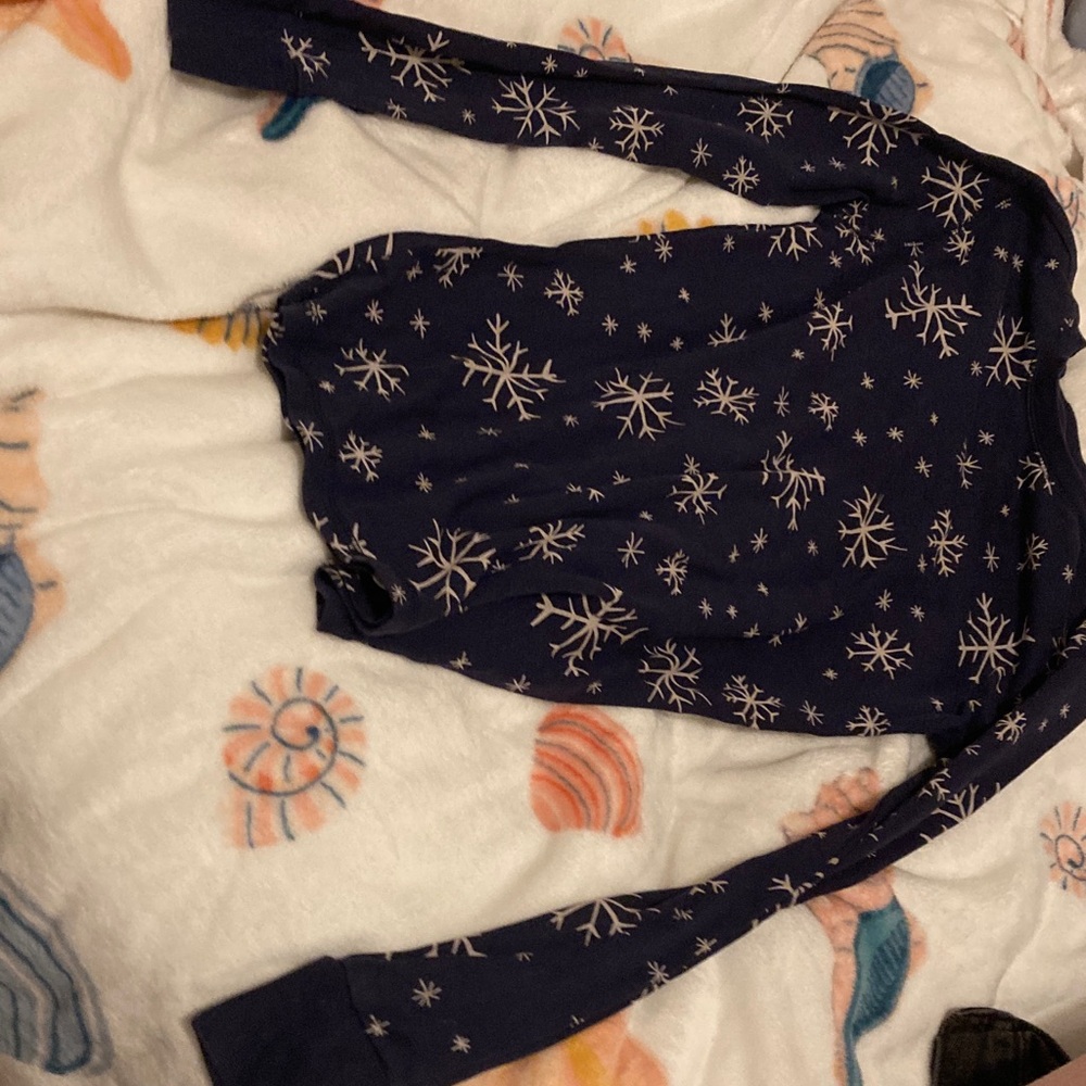 Old Navy Kids Long Sleeve Tee with Snowflake Design